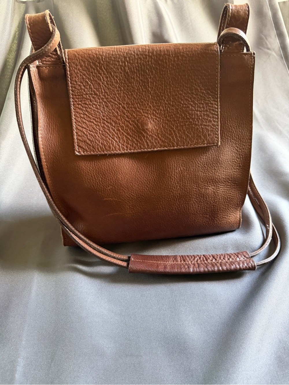 Classic vintage Brown Leather Crossbody Bag - Timeless Everyday Style